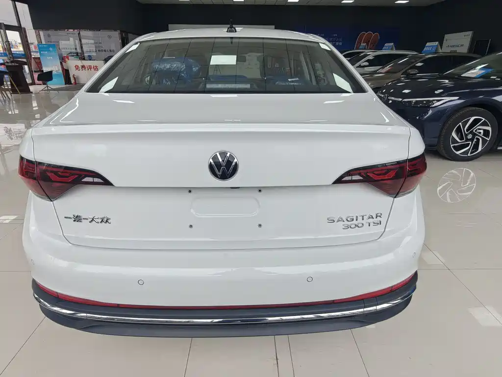 Volkswagen Sagitar - фото 6