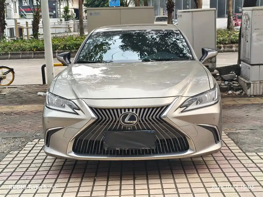 Lexus ES — миниатюра 2