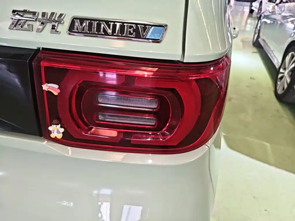 Wuling MINIEV — миниатюра 8