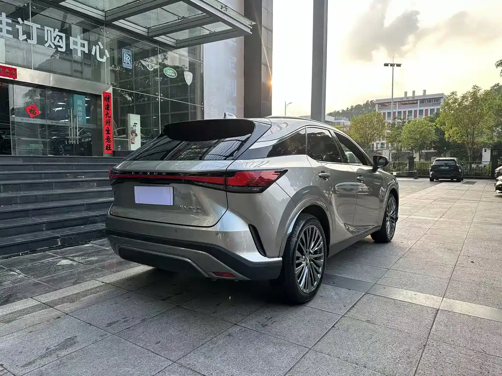 Lexus RX — миниатюра 9