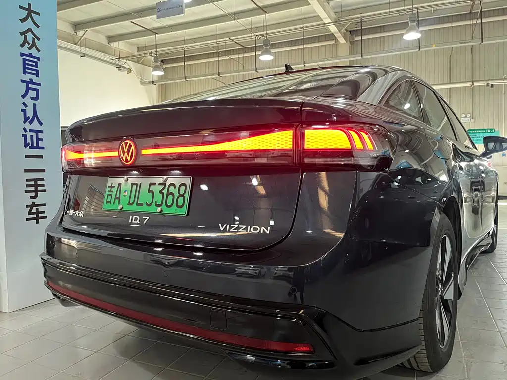 VOLKSWAGEN ID.7 VIZZION