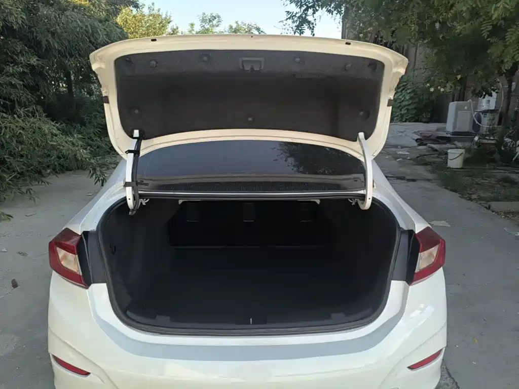 Chevrolet Cruze — миниатюра 19