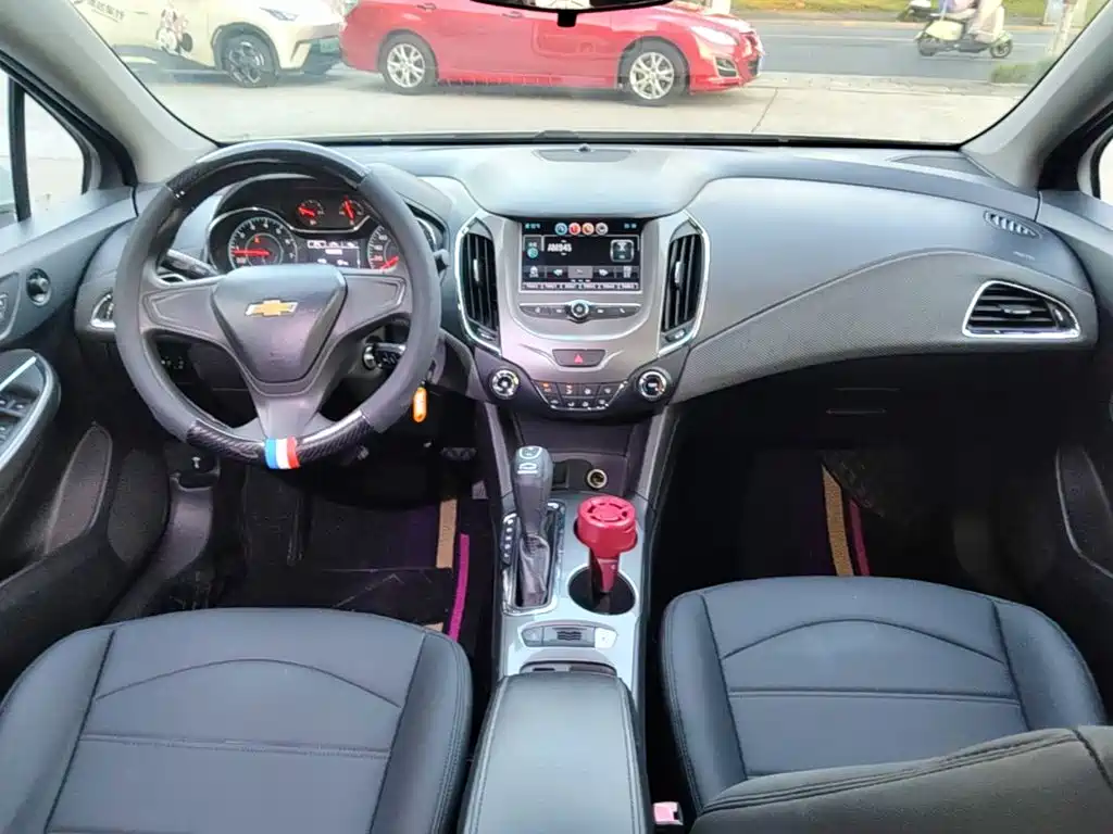 Chevrolet Cruze — миниатюра 10