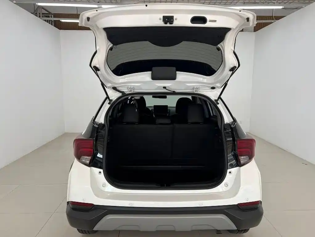 Toyota Yaris L — миниатюра 8