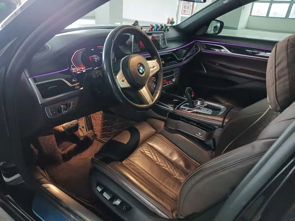 BMW 7 Series — миниатюра 7