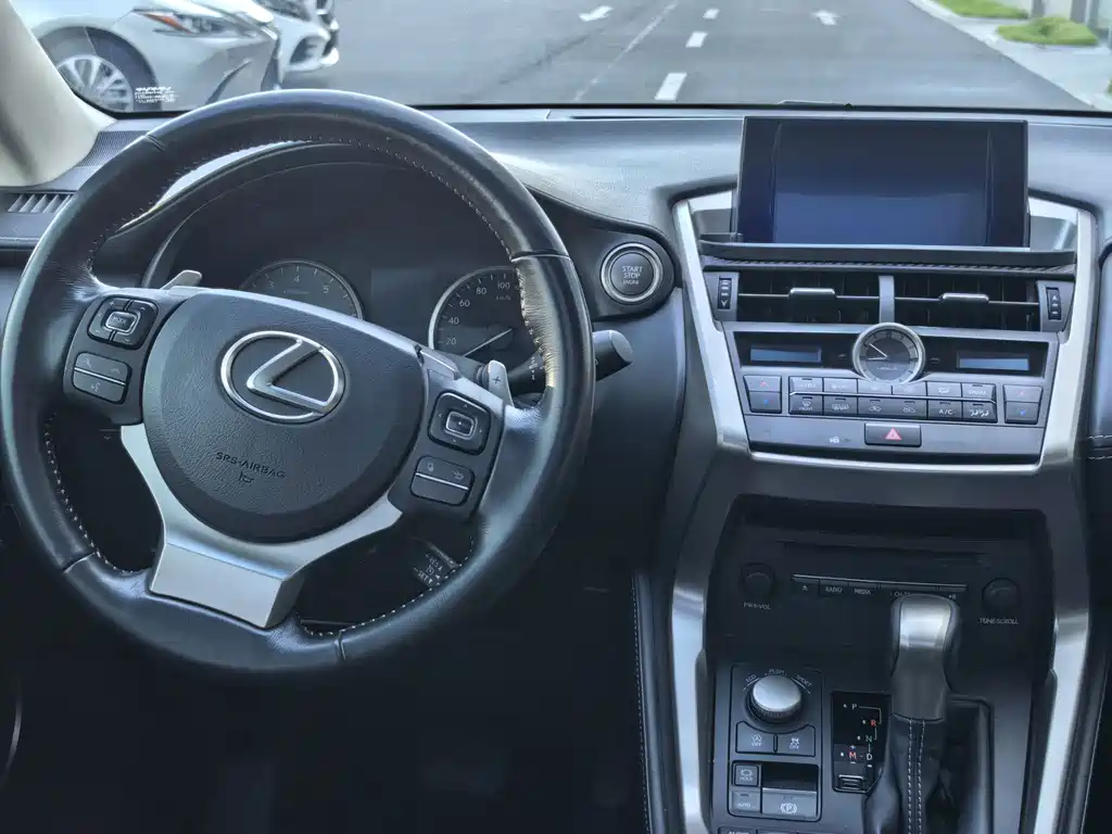 Lexus NX — миниатюра 11