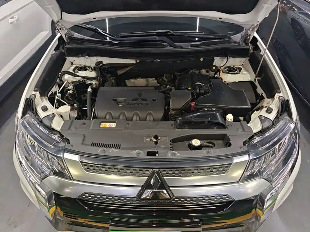 Mitsubishi Outlander — миниатюра 20