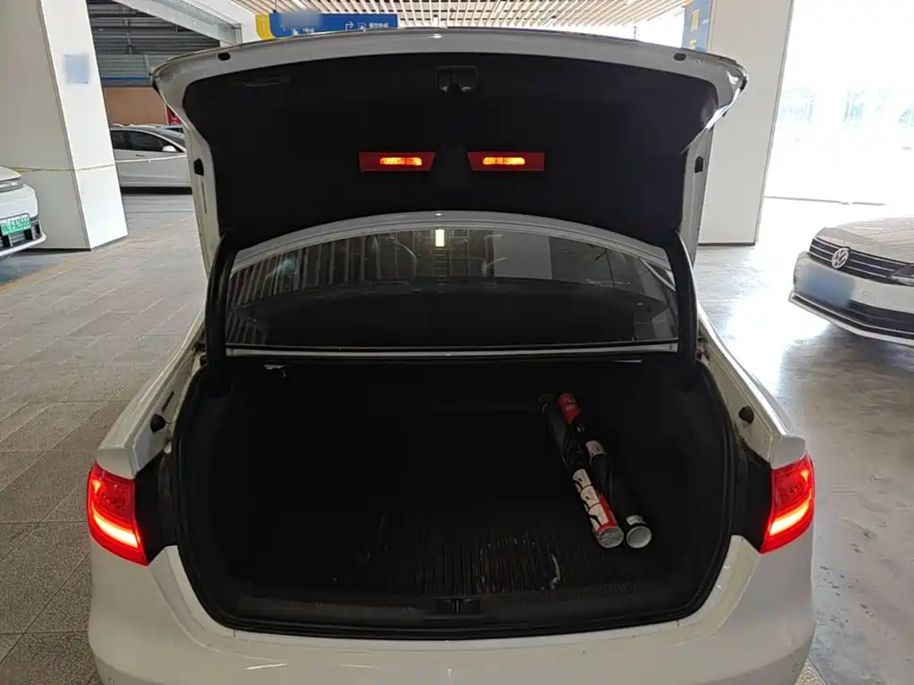 Audi A4L — миниатюра 19