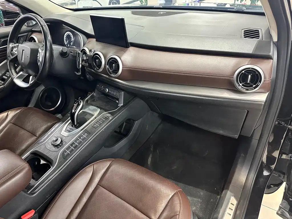 WEI PAI WEI BRAND VV6