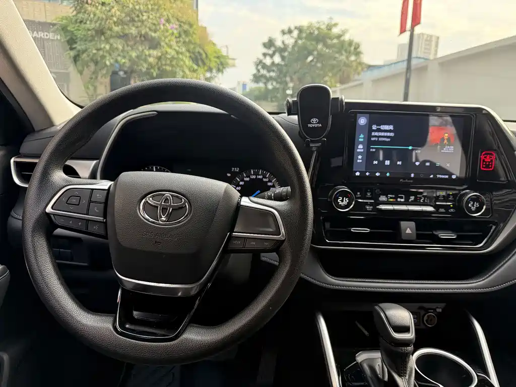 Toyota Highlander — миниатюра 16