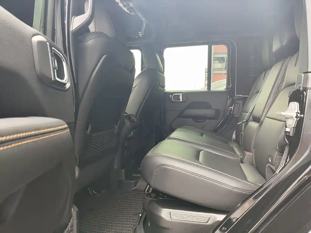 Jeep Wrangler PHEV — миниатюра 6