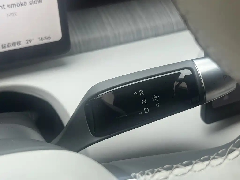 XPeng X9 — миниатюра 20