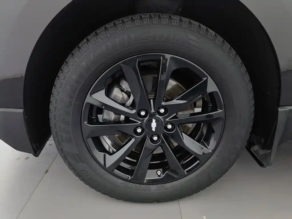 Chevrolet Equinox — миниатюра 17
