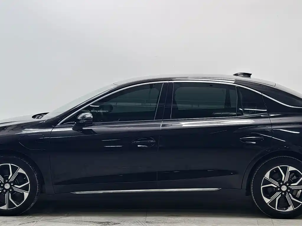 Hongqi Hongqi E-QM5 — миниатюра 7