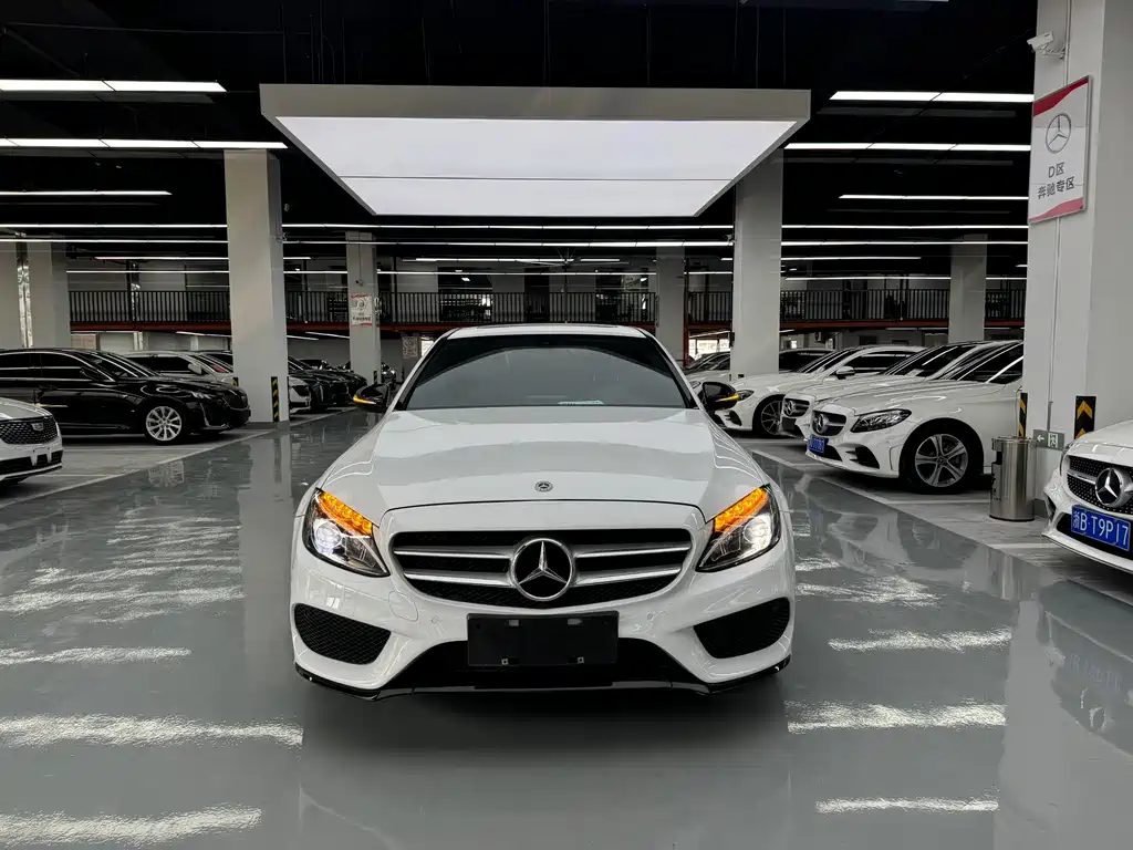 Mercedes-Benz C-Class — миниатюра 2