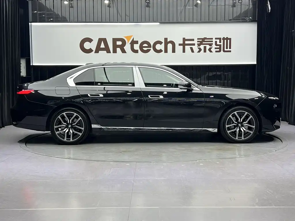 BMW 7 SERIES