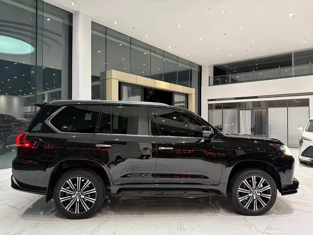 Lexus LX — миниатюра 16