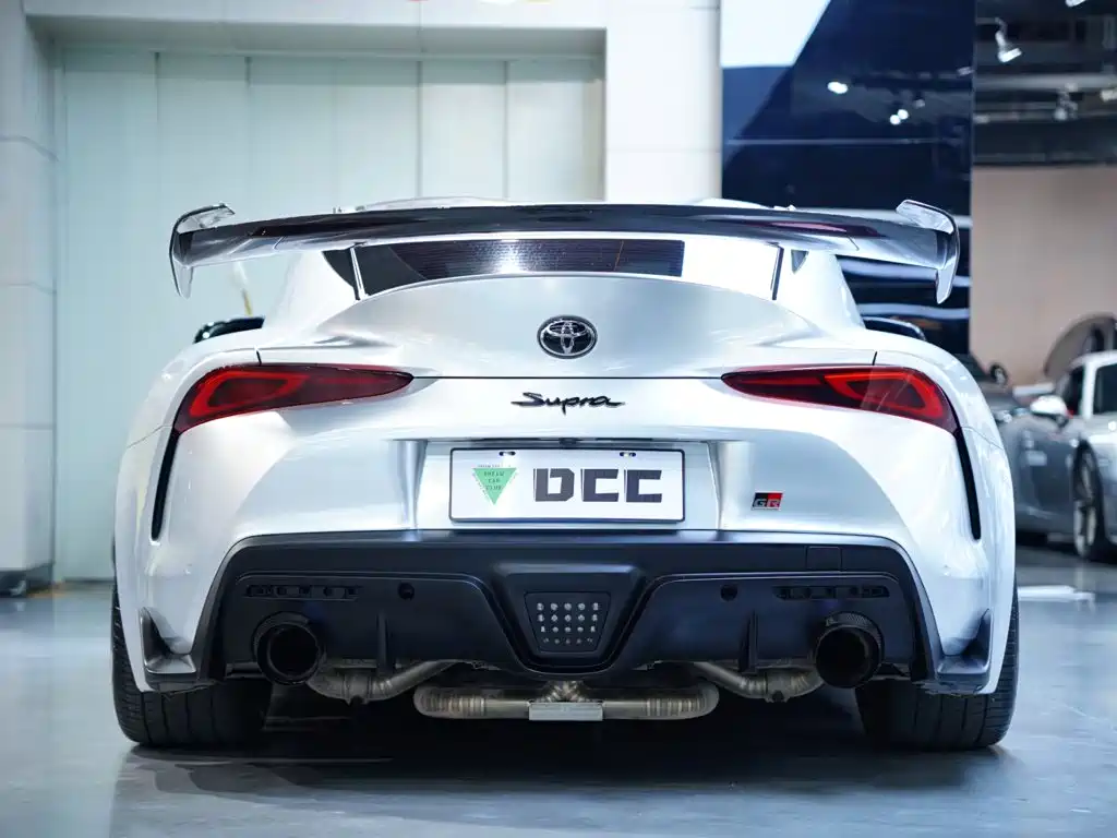 Toyota Supra — миниатюра 6