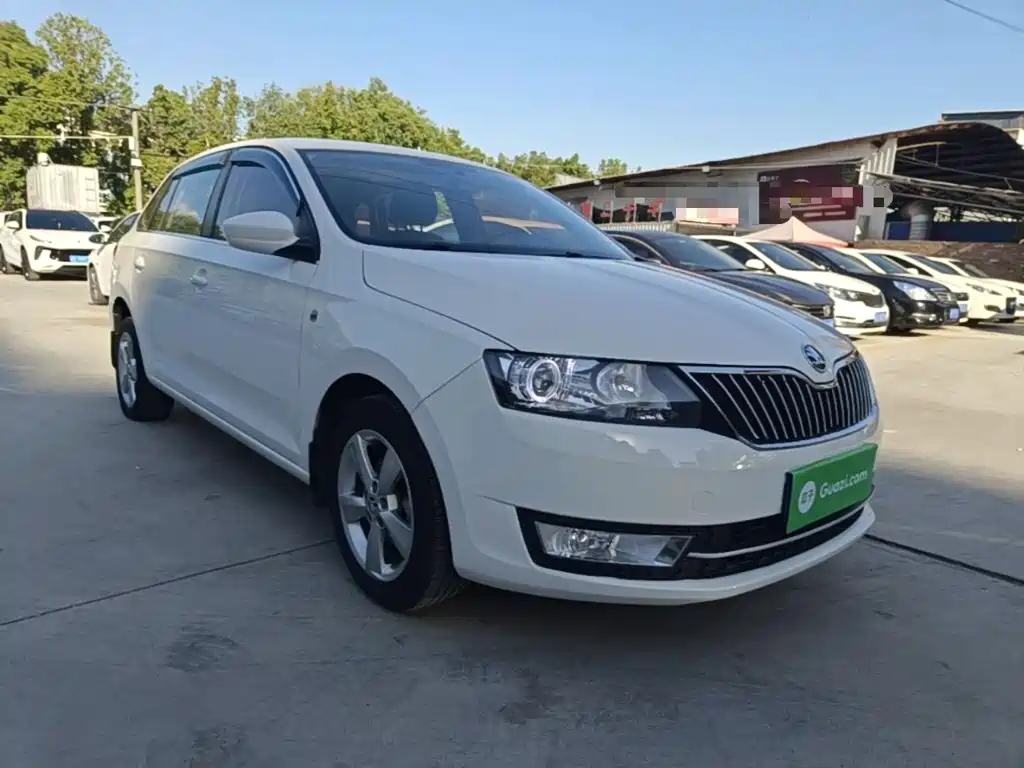 Skoda Rapid Spaceback — миниатюра 4