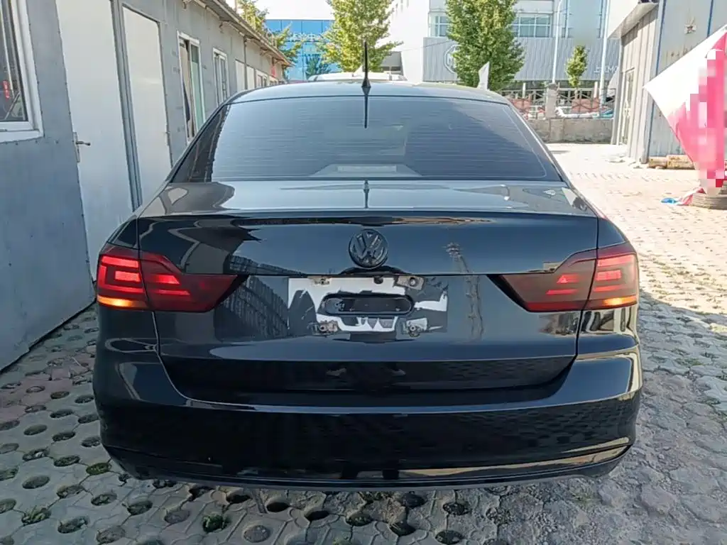 Volkswagen Santana — миниатюра 6
