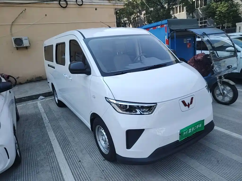 Wuling Yangguang — миниатюра 4
