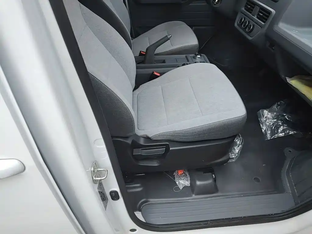 Wuling Yangguang — миниатюра 25