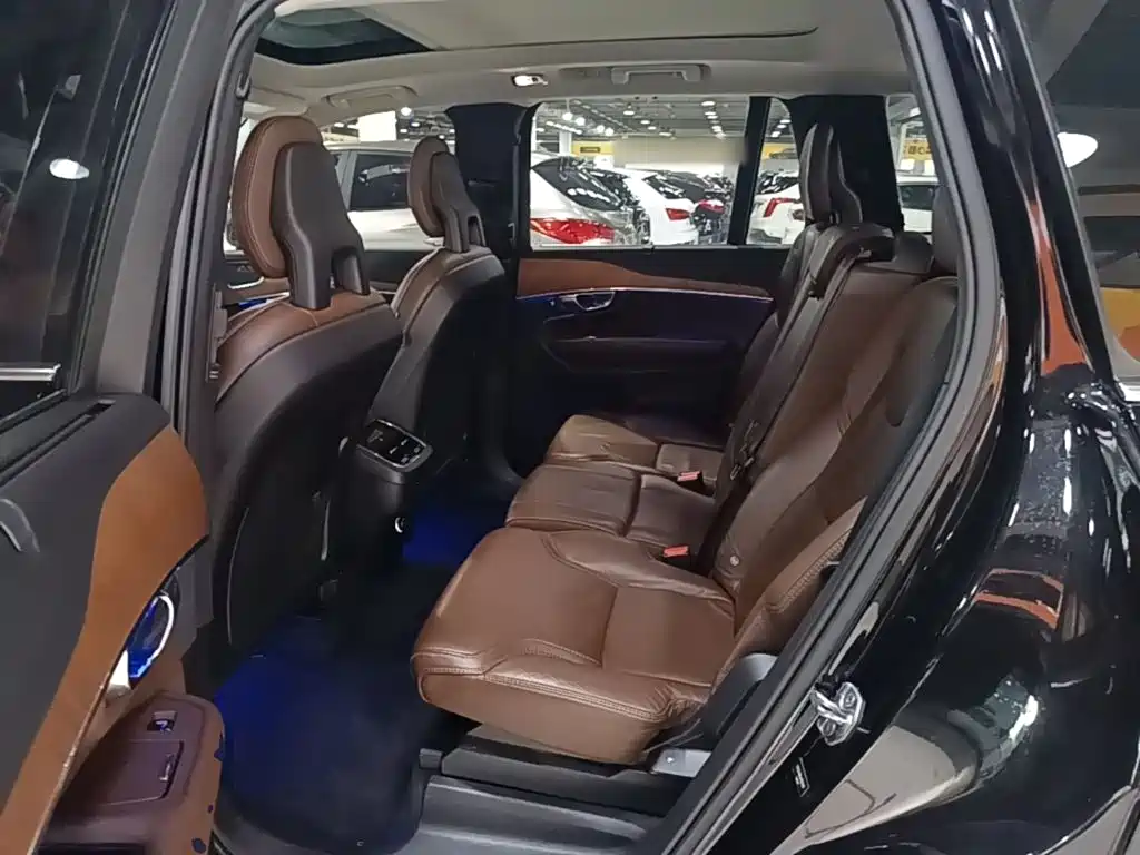 Volvo XC90 — миниатюра 17