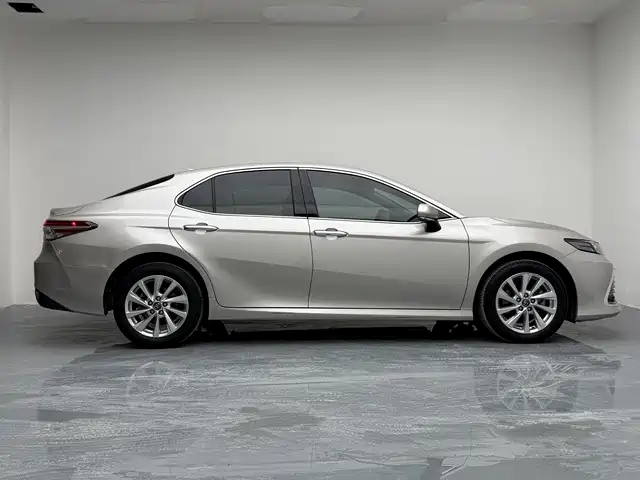 Toyota Camry — миниатюра 8