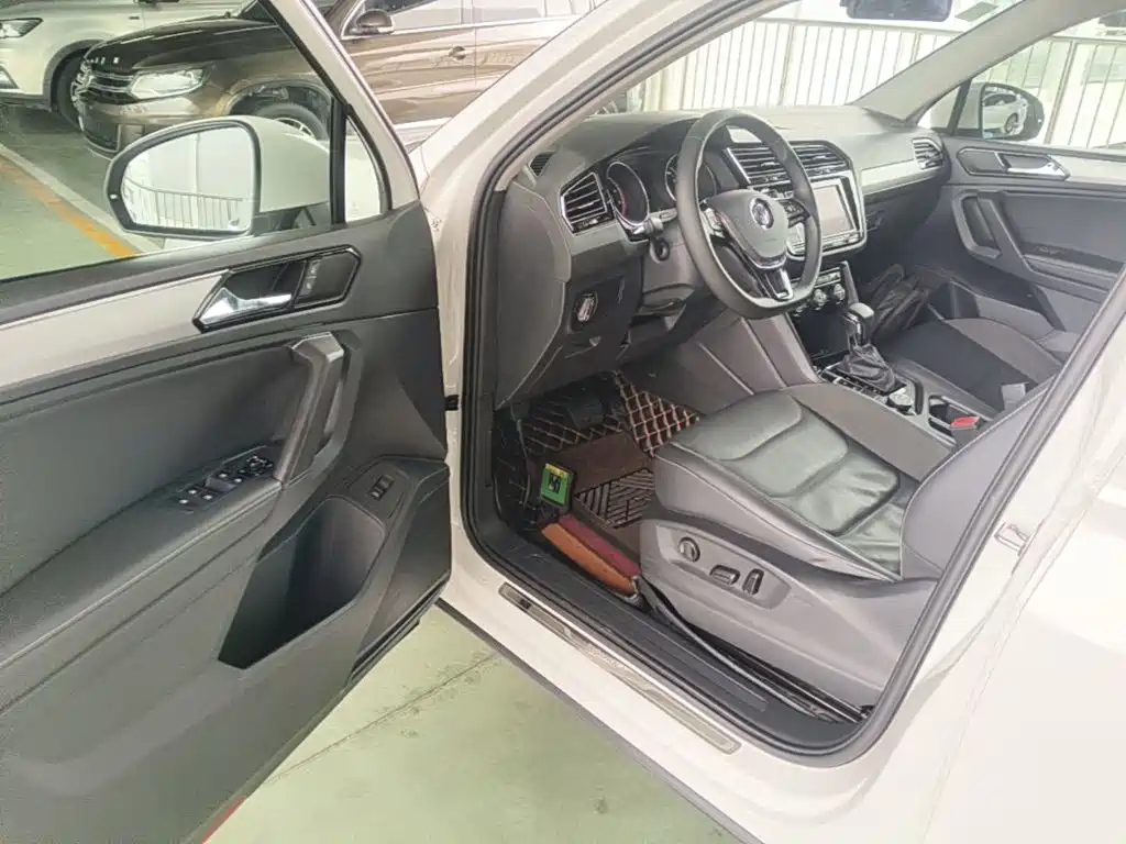 Volkswagen Tiguan L — миниатюра 16