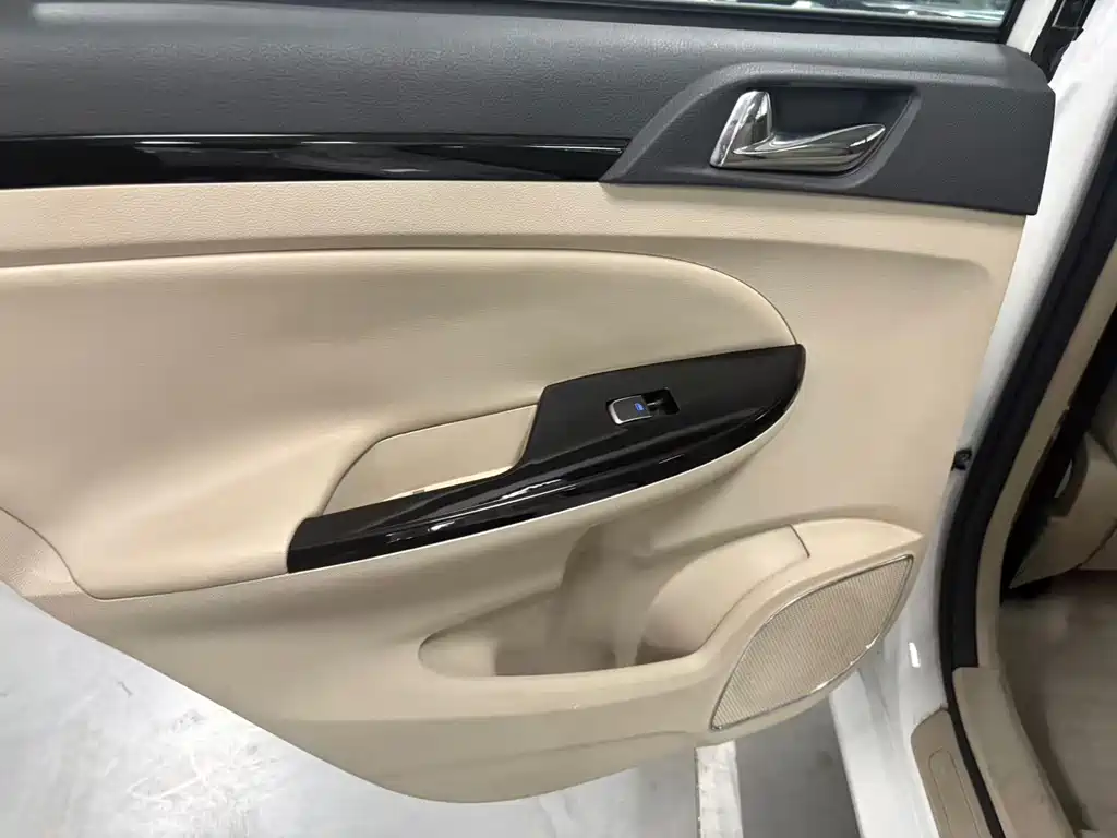 BYD e5 — миниатюра 16
