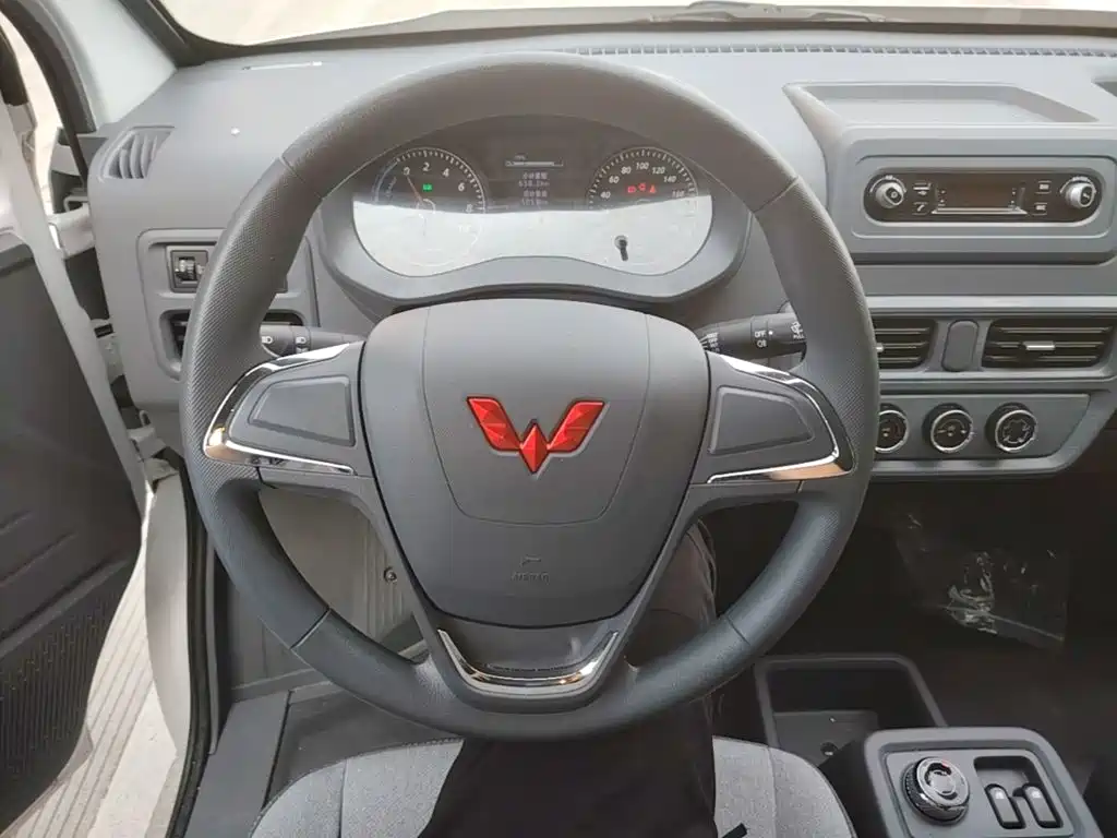 Wuling Yangguang — миниатюра 11