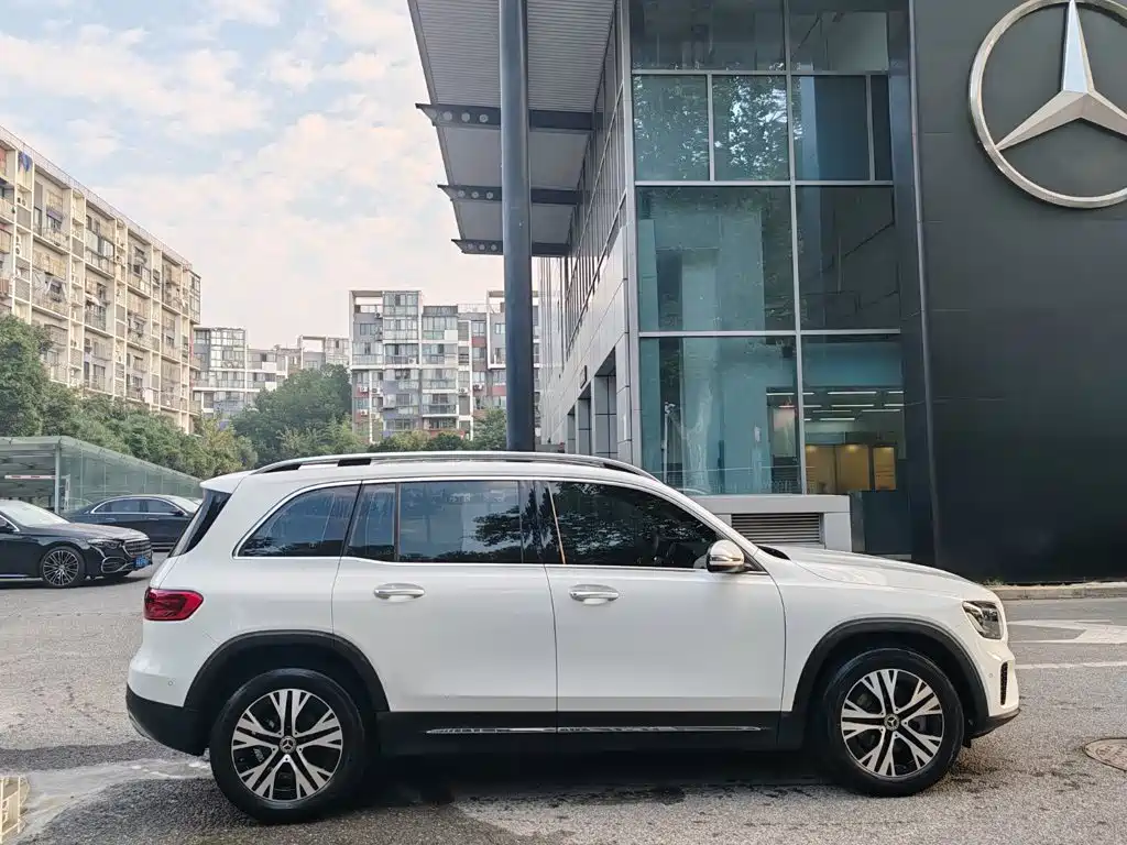 Mercedes-Benz GLB — миниатюра 6