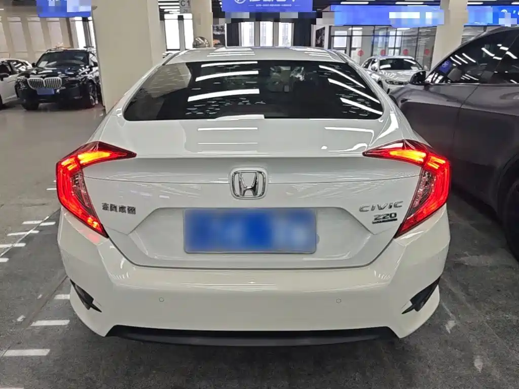 Honda Civic — миниатюра 6