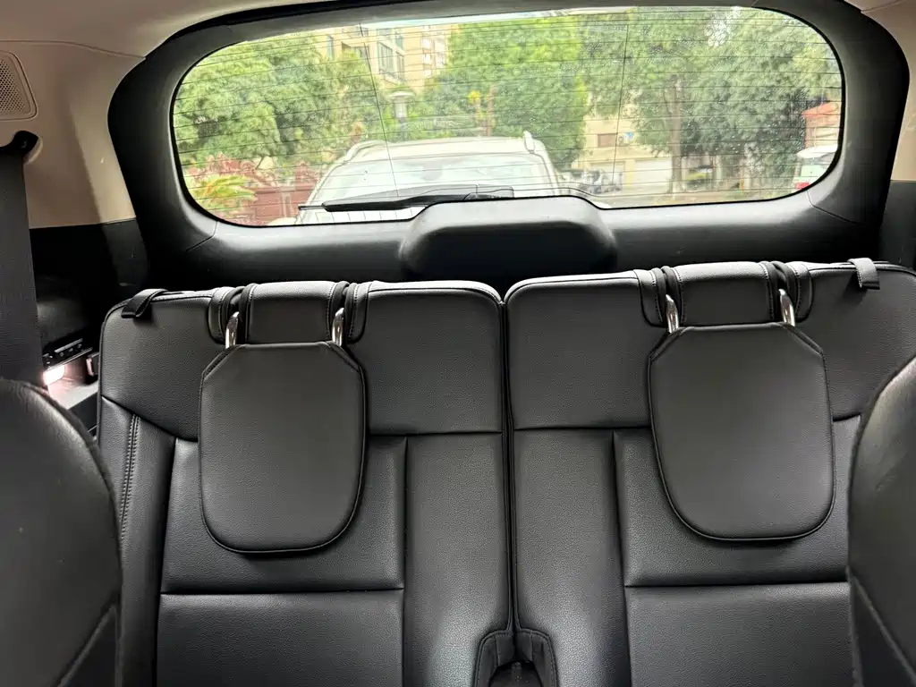 Ford Explorer — миниатюра 10