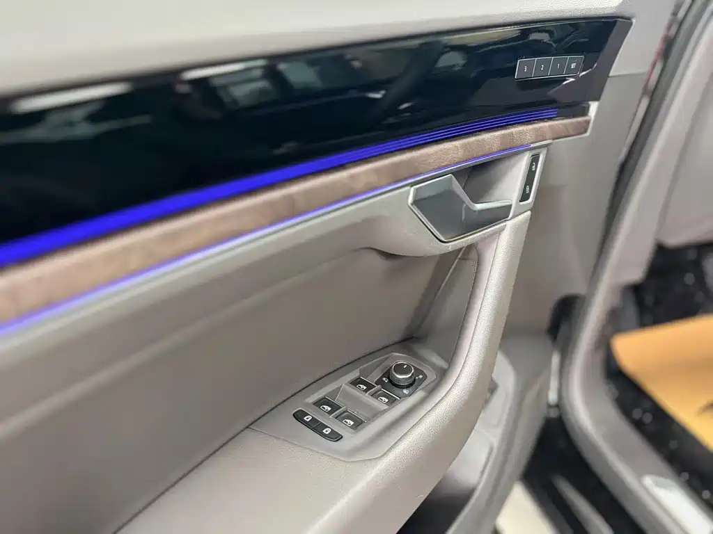 Volkswagen Touareg — миниатюра 10