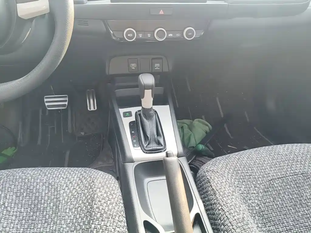 Honda Fit — миниатюра 14