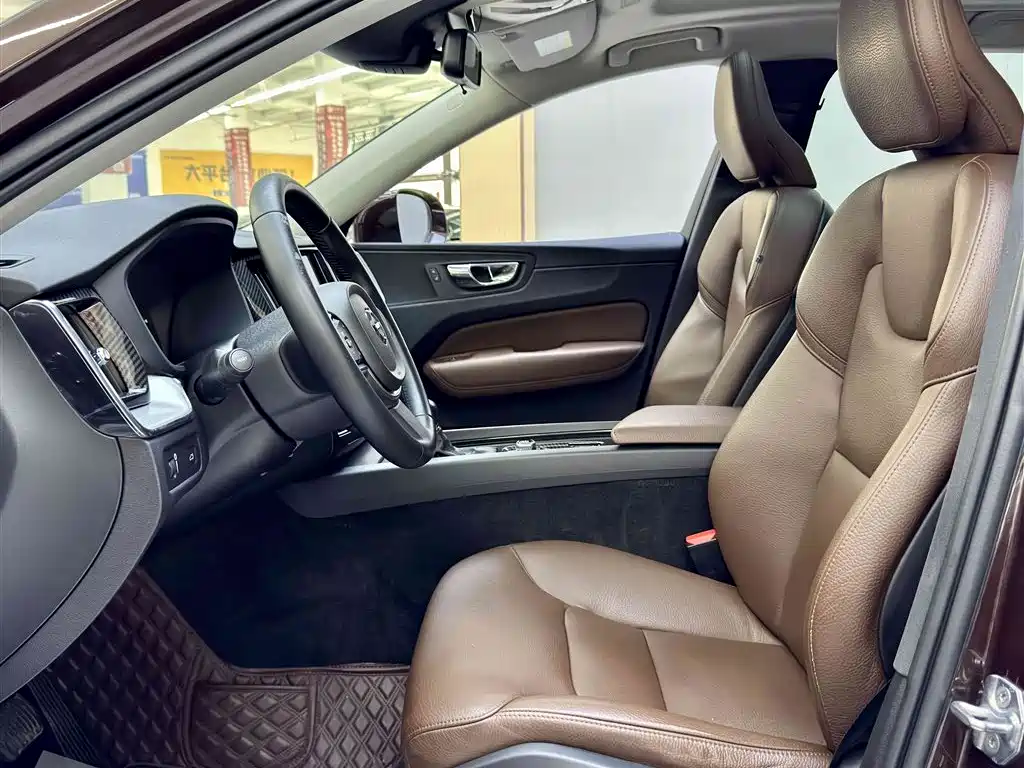 Volvo XC60 — миниатюра 8