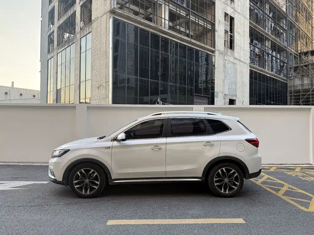 Roewe RX5 — миниатюра 3