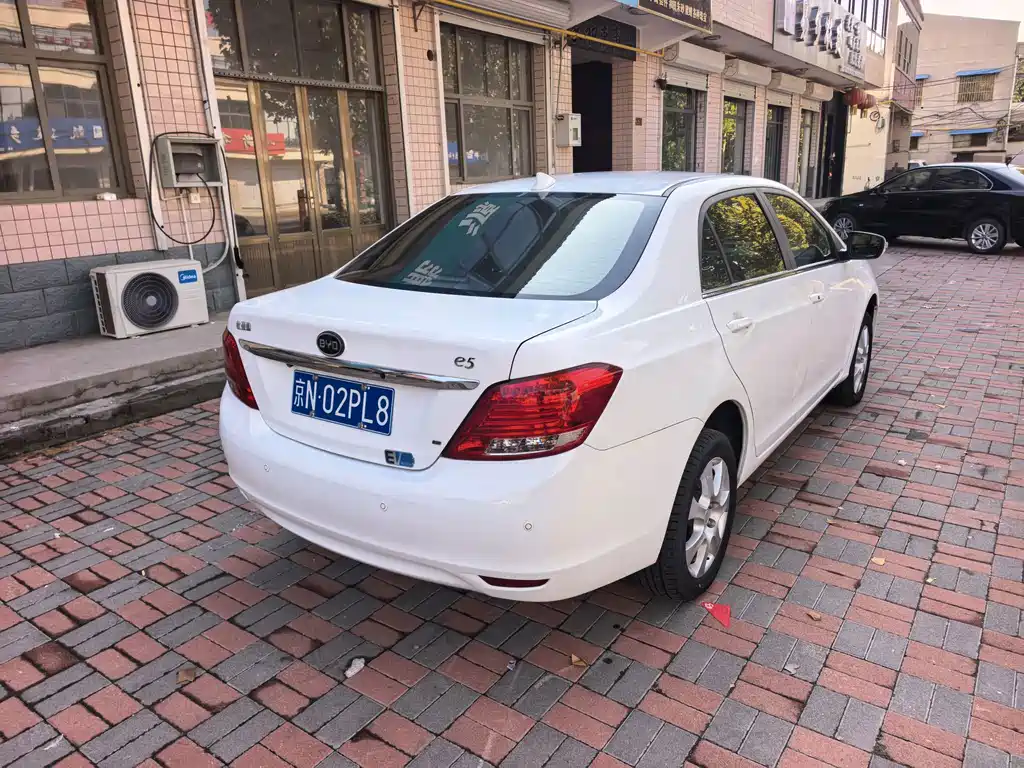 BYD e5 — миниатюра 3