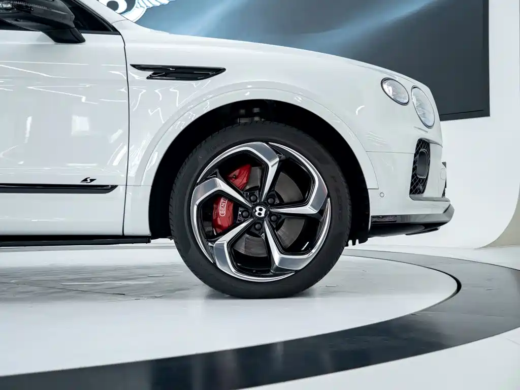 Bentley Bentayga — миниатюра 25