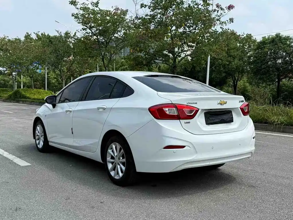 Chevrolet Cruze — миниатюра 5
