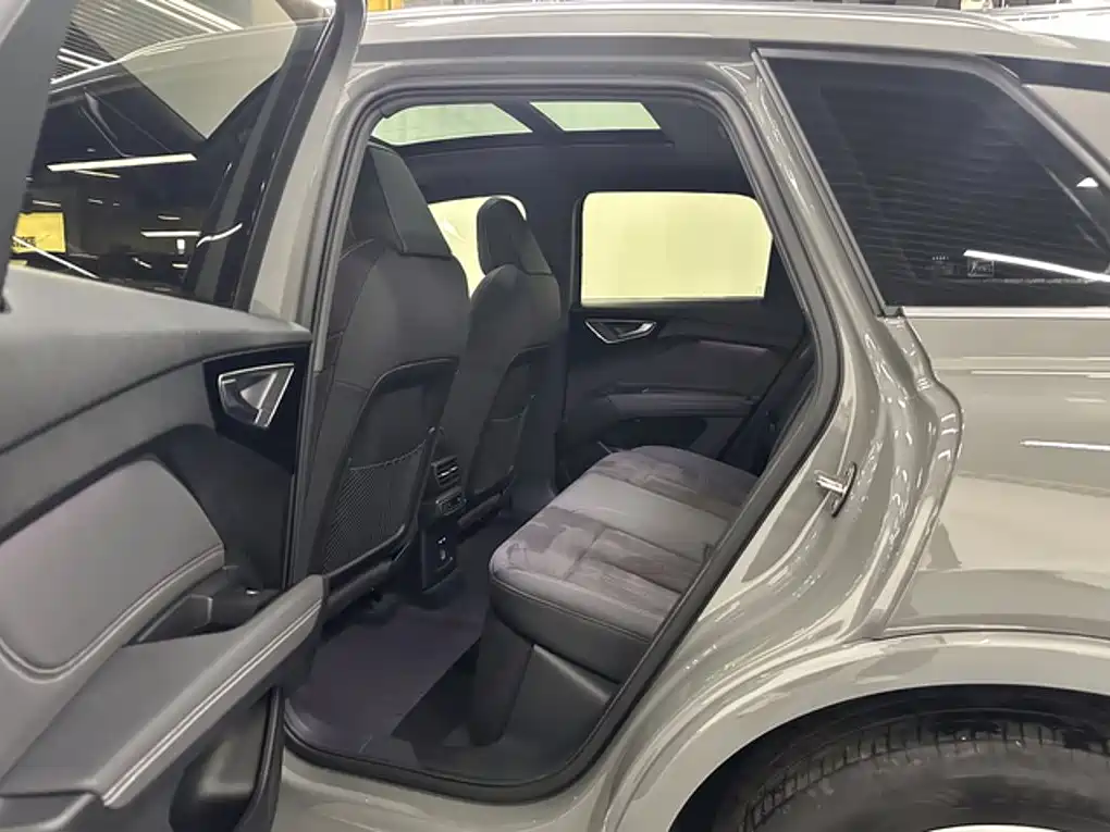 Audi Q4 e-tron — миниатюра 14