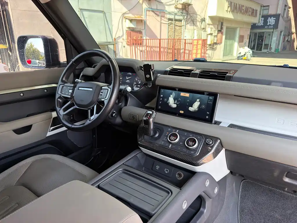 Land Rover Defender — миниатюра 12