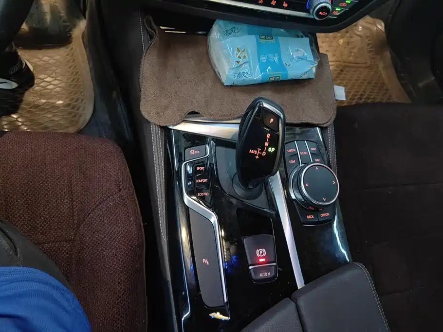 BMW 5 Series — миниатюра 16