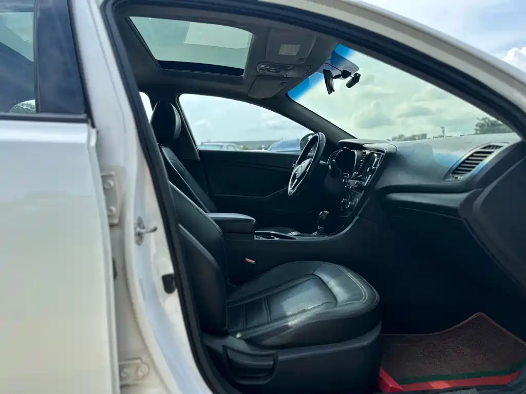 Kia K5 — миниатюра 7