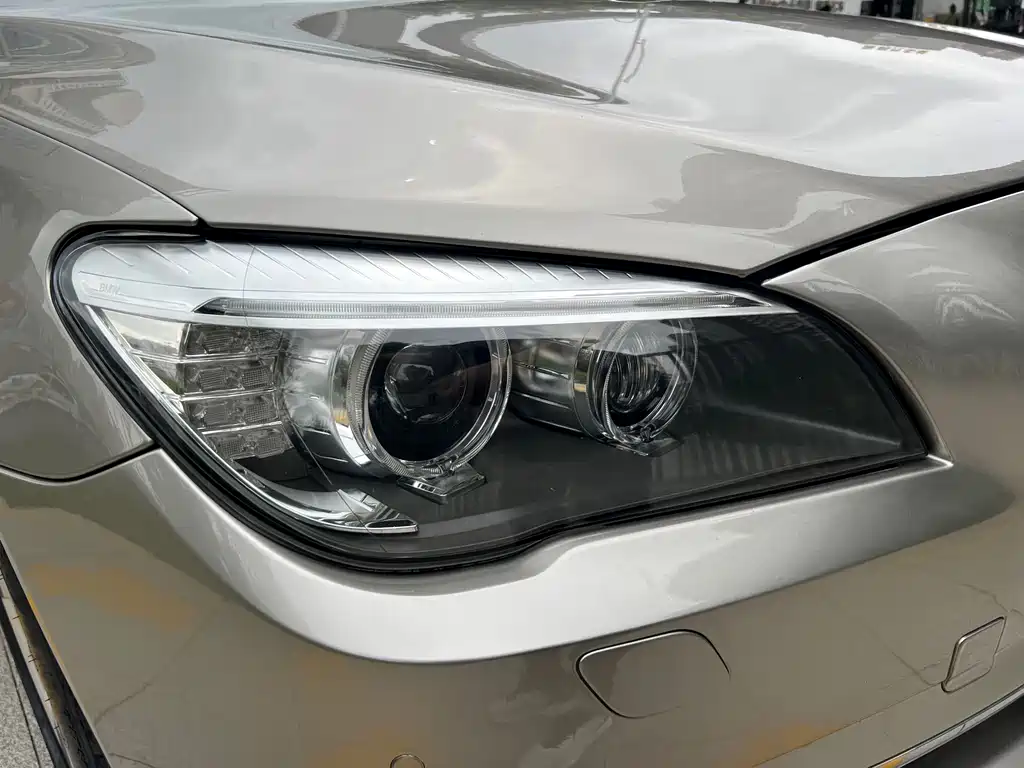 BMW 7 Series — миниатюра 15
