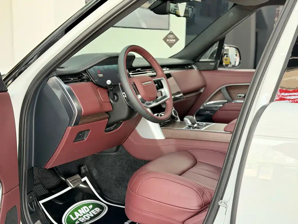 Land Rover Range Rover 2023 3.0 L6 360PS