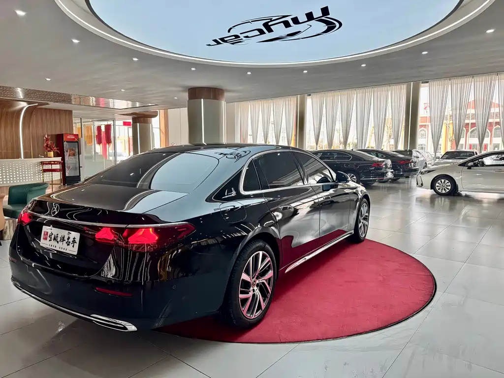 MERCEDES-BENZ E CLASS