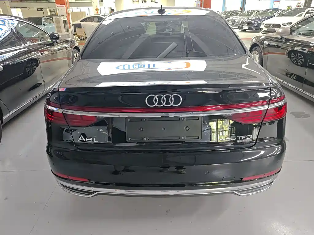 Audi A8 — миниатюра 4
