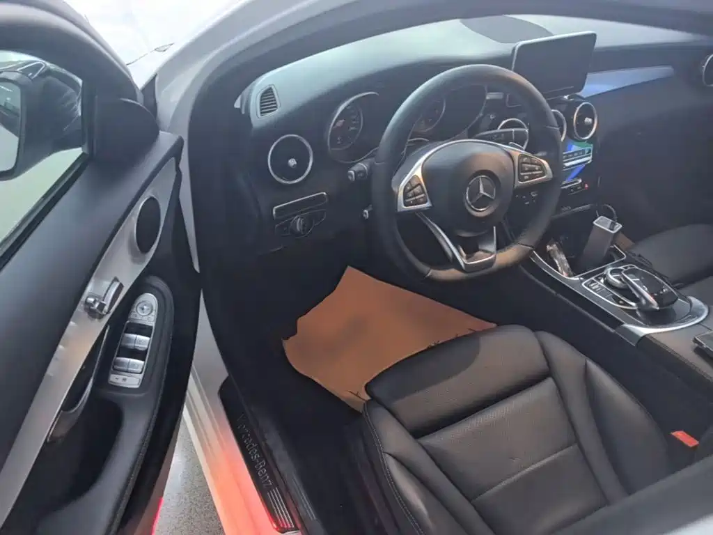 Mercedes-Benz C-Class — миниатюра 16